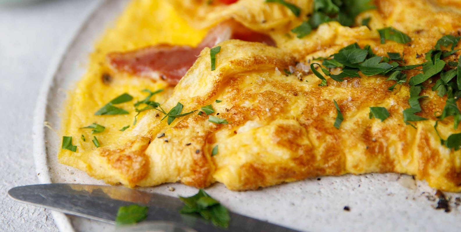 OMELETTE WITH BEECHWOOD SMOKED BACK RASHERS - Best Bacon Recipes