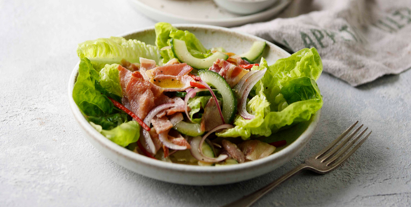 GRILLED BACK RASHERS & CUCUMBER SALAD WITH MAPLE SYRUP DRESSING - Best Bacon Recipes